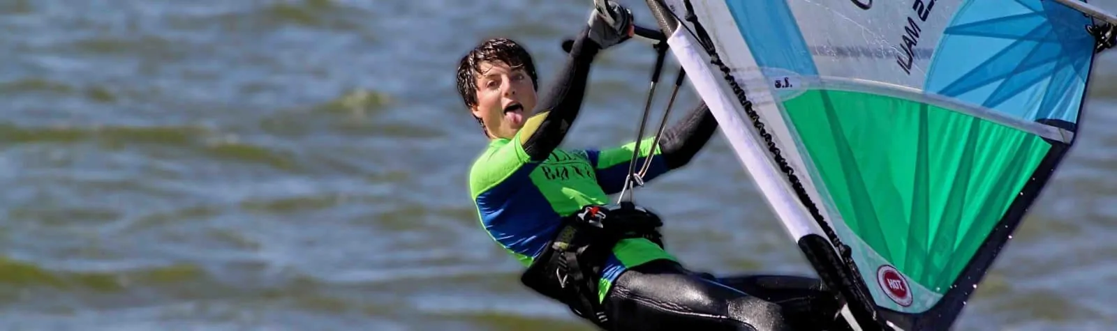 windsurfen, windsurfles, windsurf verhuur, windsurfverhuur, windsurf huren, leren windsurfen, gearfreak, gearfreak surfschool, surfcenter, youthfreak academy, introductieles, startcursus, seizoenscursus, surfcamp