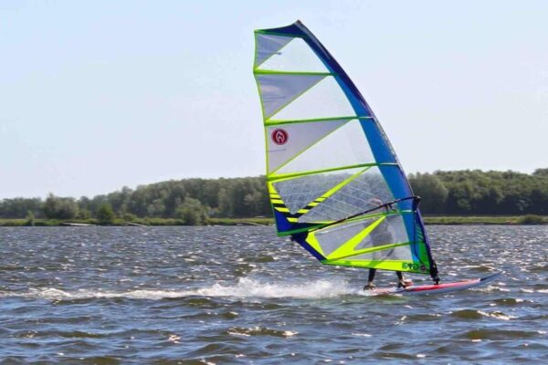 Zomercursus | Windsurflessen bij GEARfreak Surfschool, surfcamp