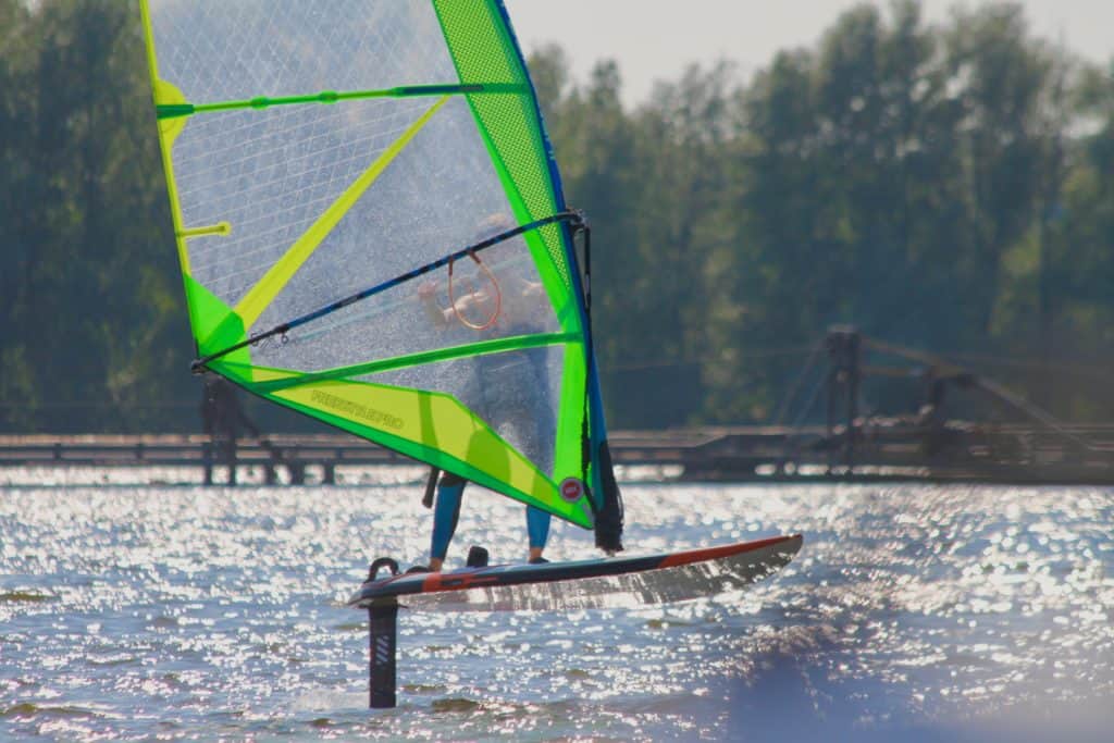 IMG_7781 windsurfen, windsurfles, windsurf verhuur, windsurfverhuur, windsurf huren, leren windsurfen, gearfreak, gearfreak surfschool, surfcenter, youthfreak academy, introductieles, startcursus, seizoenscursus, surfcamp