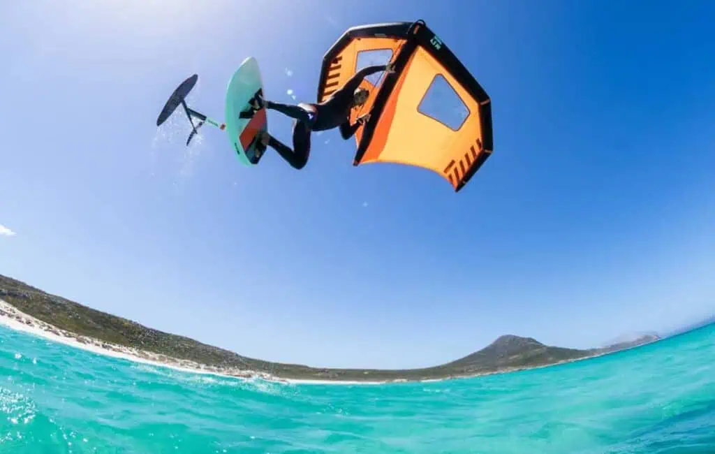 wingfoilen, wingfoilles, wingfoil verhuur, wingfoil huren, wingen, leer wingen, surfcamp, wingsurf introductieles