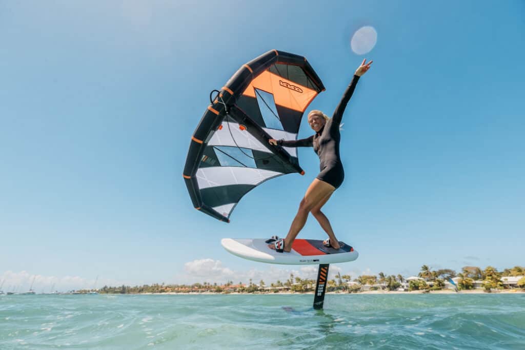 Wingfoilen zelf leren wingfoilen, wingfoilles, wingfoil verhuur, wingfoil huren, wingen, leer wingen, surfcamp, wingsurf introductieles