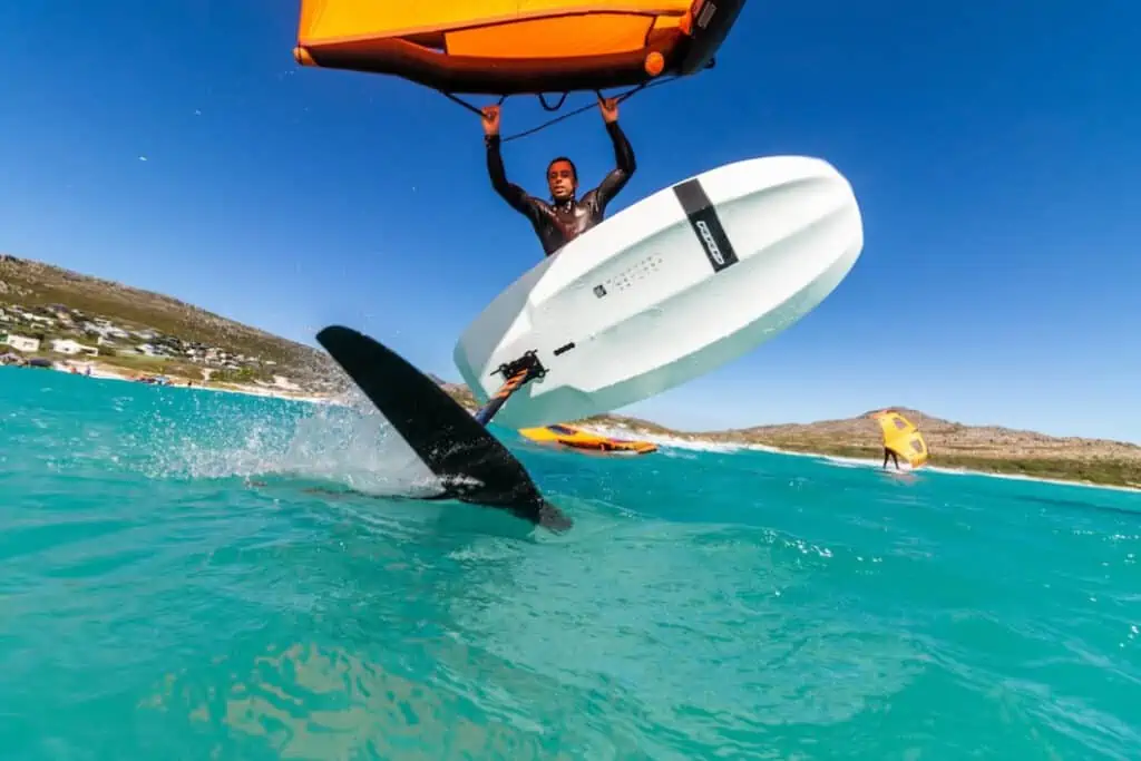 wingfoilen, wingfoilles, wingfoil verhuur, wingfoil huren, wingen, leer wingen, surfcamp, wingsurf introductieles