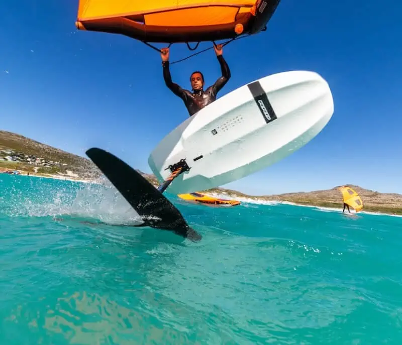 wingfoilen, wingfoilles, wingfoil verhuur, wingfoil huren, wingen, leer wingen, surfcamp, wingsurf introductieles