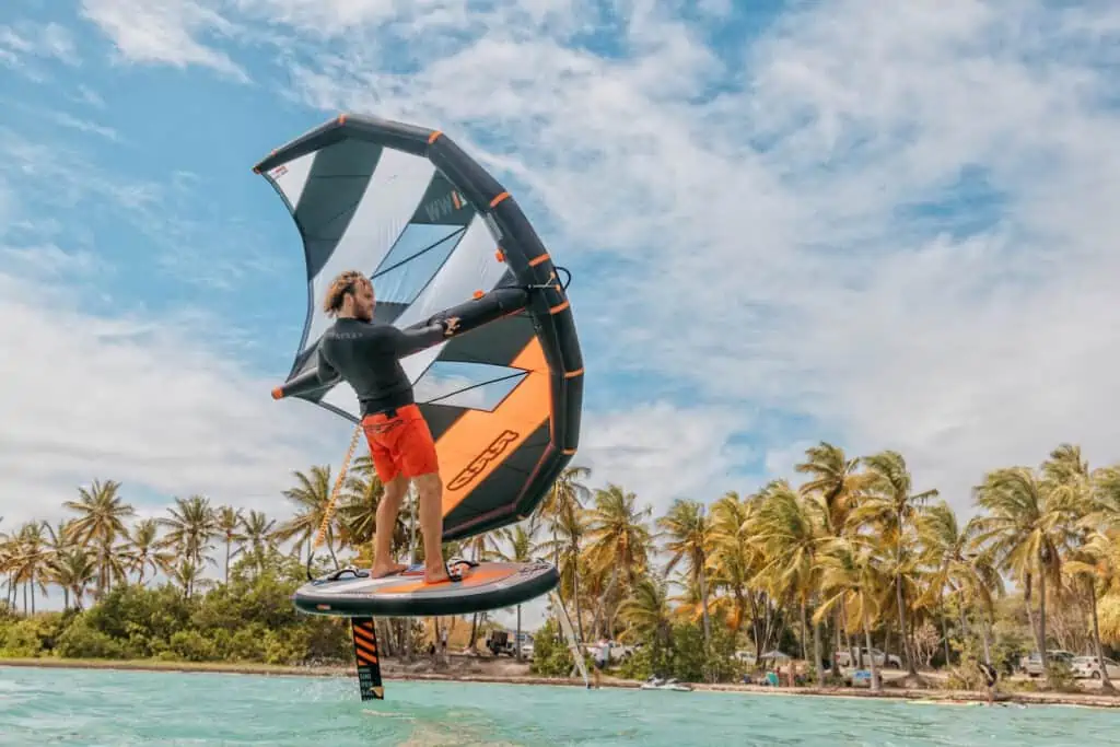 wingfoilen, wingfoilles, wingfoil verhuur, wingfoil huren, wingen, leer wingen, surfcamp, wingsurf introductieles