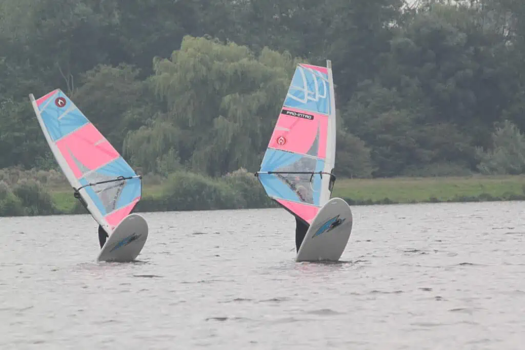 Vlak water, weinig wind: zo begin je, niet in de branding.