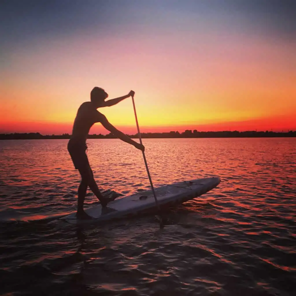 Staan op een sup is makkelijker dan het lijkt, zeker op vlak water.