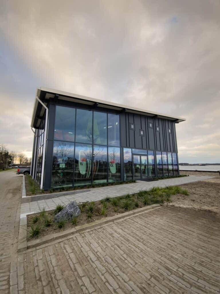 GEARfreak Surfcenter Street windsurfen, windsurfles, windsurf verhuur, windsurfverhuur, windsurf huren, leren windsurfen, gearfreak, gearfreak surfschool, surfcenter, youthfreak academy, introductieles, startcursus, seizoenscursus, surfcamp