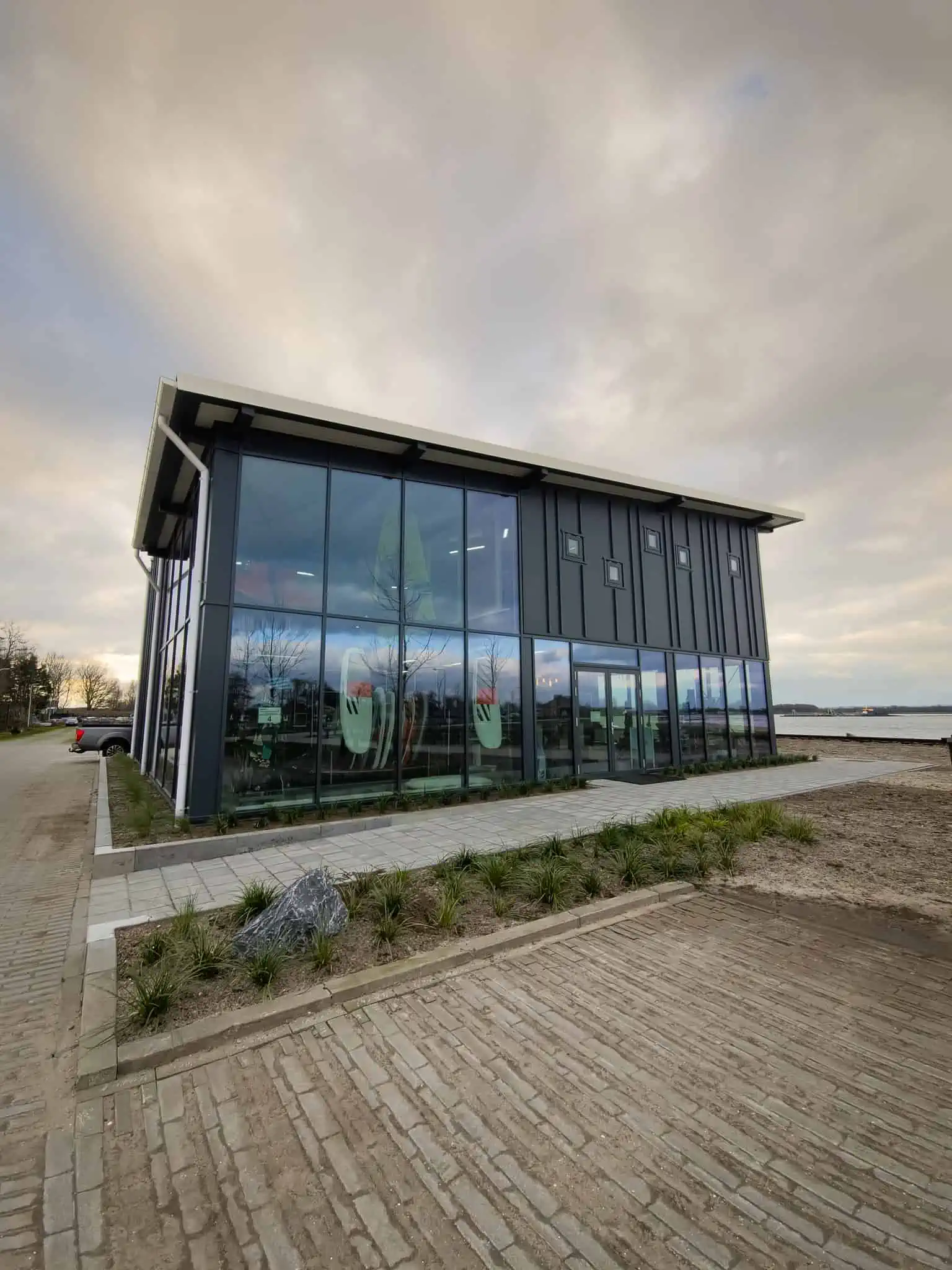 windsurfen, windsurfles, windsurf verhuur, windsurfverhuur, windsurf huren, leren windsurfen, gearfreak, gearfreak surfschool, surfcenter, youthfreak academy, introductieles, startcursus, seizoenscursus, surfcamp