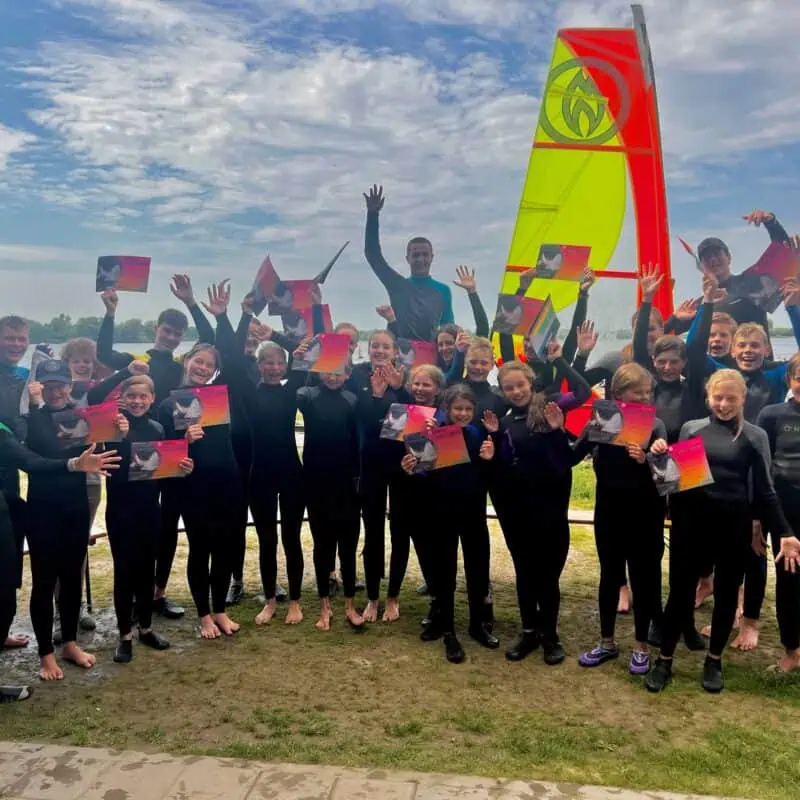 windsurfen, windsurfles, windsurf verhuur, windsurfverhuur, windsurf huren, leren windsurfen, gearfreak, gearfreak surfschool, surfcenter, youthfreak academy, introductieles, startcursus, seizoenscursus, surfcamp