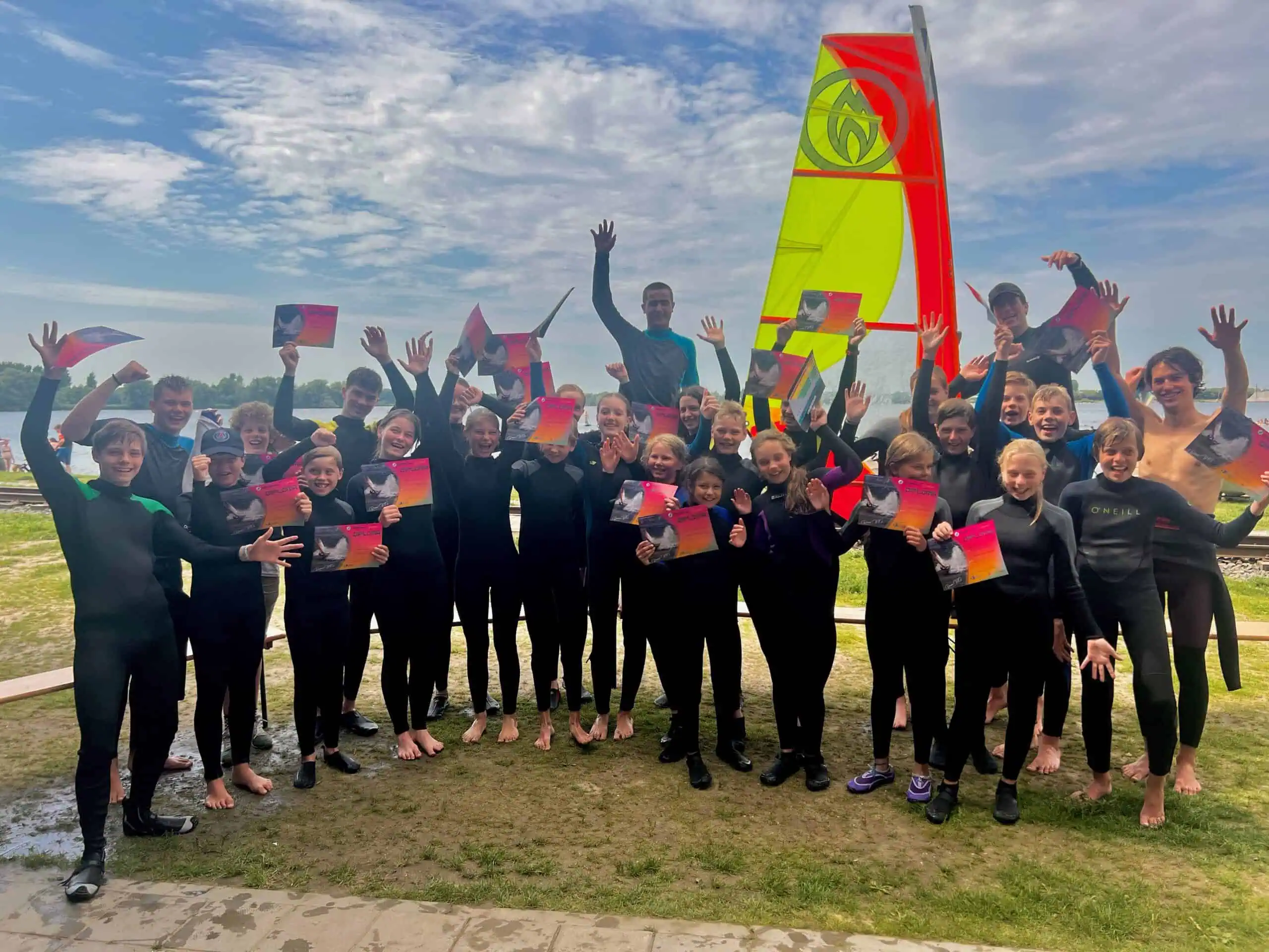 windsurfen, windsurfles, windsurf verhuur, windsurfverhuur, windsurf huren, leren windsurfen, gearfreak, gearfreak surfschool, surfcenter, youthfreak academy, introductieles, startcursus, seizoenscursus, surfcamp