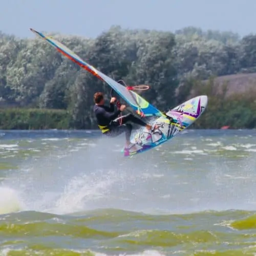 windsurfen, windsurfles, windsurf verhuur, windsurfverhuur, windsurf huren, leren windsurfen, gearfreak, gearfreak surfschool, surfcenter, youthfreak academy, introductieles, startcursus, seizoenscursus, surfcamp