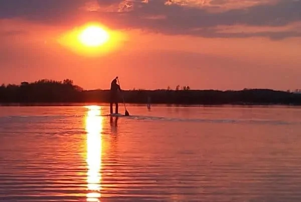 Supper bij ondergaande zon op het Valkenburgse Meer