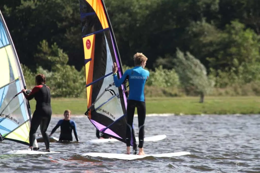 windsurfen, windsurfles, windsurf verhuur, windsurfverhuur, windsurf huren, leren windsurfen, gearfreak, gearfreak surfschool, surfcenter, youthfreak academy, introductieles, startcursus, seizoenscursus, surfcamp