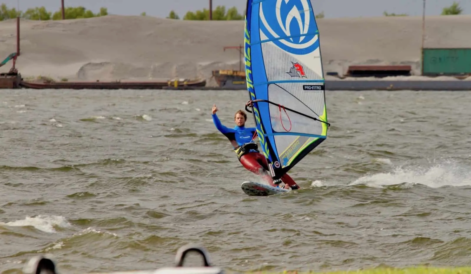 windsurfen, windsurfles, windsurf verhuur, windsurfverhuur, windsurf huren, leren windsurfen, gearfreak, gearfreak surfschool, surfcenter, youthfreak academy, introductieles, startcursus, seizoenscursus, surfcamp