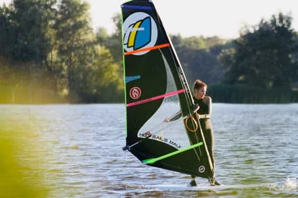 windsurfen, windsurfles, windsurf verhuur, windsurfverhuur, windsurf huren, leren windsurfen, gearfreak, gearfreak surfschool, surfcenter, youthfreak academy, introductieles, startcursus, seizoenscursus, surfcamp