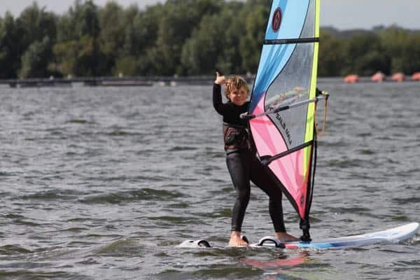 Windsurfen GEARfreak windsurfen, windsurfles, windsurf verhuur, windsurfverhuur, windsurf huren, leren windsurfen, gearfreak, gearfreak surfschool, surfcenter, youthfreak academy, introductieles, startcursus, seizoenscursus, surfcamp