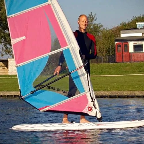 windsurfen, windsurfles, windsurf verhuur, windsurfverhuur, windsurf huren, leren windsurfen, gearfreak, gearfreak surfschool, surfcenter, youthfreak academy, introductieles, startcursus, seizoenscursus, surfcamp