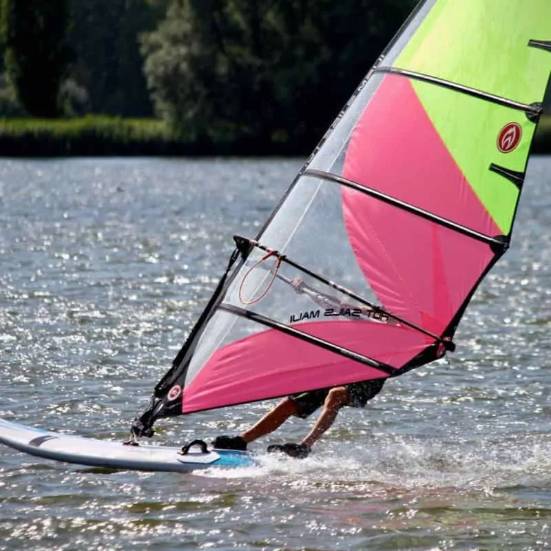 windsurfen, windsurfles, windsurf verhuur, windsurfverhuur, windsurf huren, leren windsurfen, gearfreak, gearfreak surfschool, surfcenter, youthfreak academy, introductieles, startcursus, seizoenscursus, surfcamp